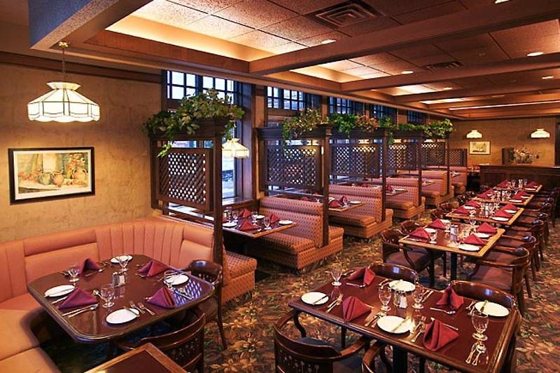 Elk + Avenue Hotel