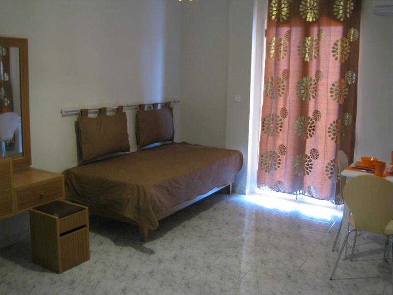 Axos Hotel