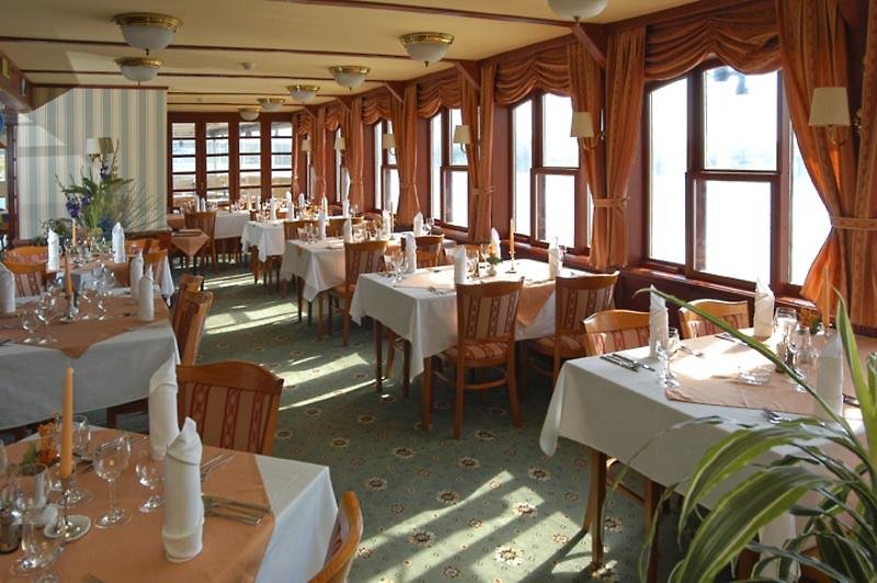 Botel Marina
