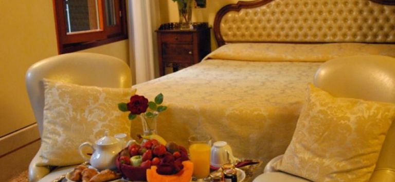 Pensione Accademia - Villa Maravege