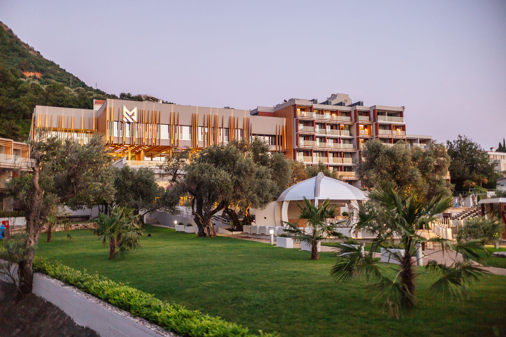 Maestral Resort & Casino