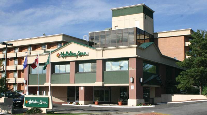 Holiday Inn Calgary Airport