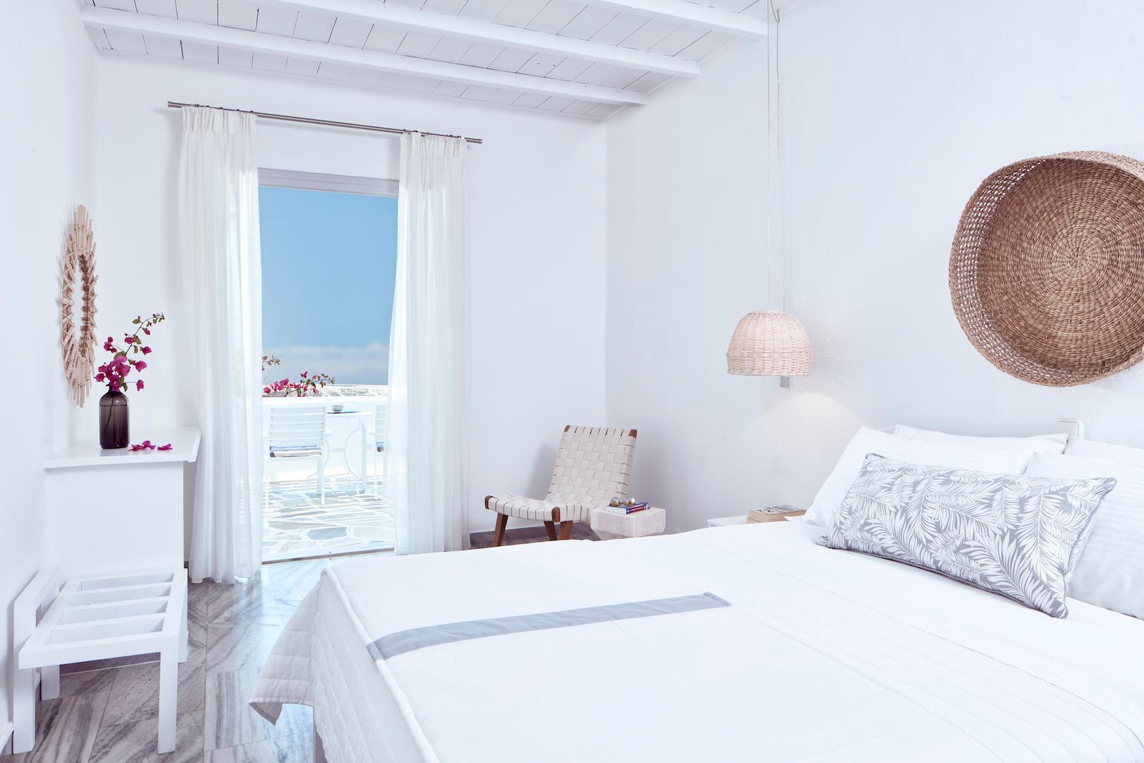 Mr & Mrs White Paros