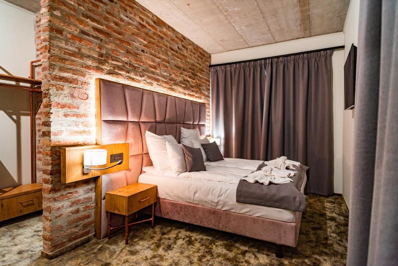 Mustang Boutique Rooms