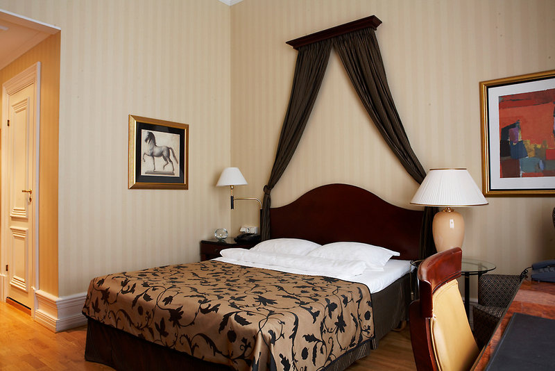 Elite Plaza Hotel