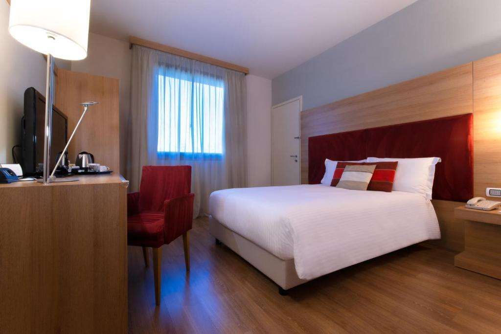 Zeus Essence Dolce Milan Malpensa
