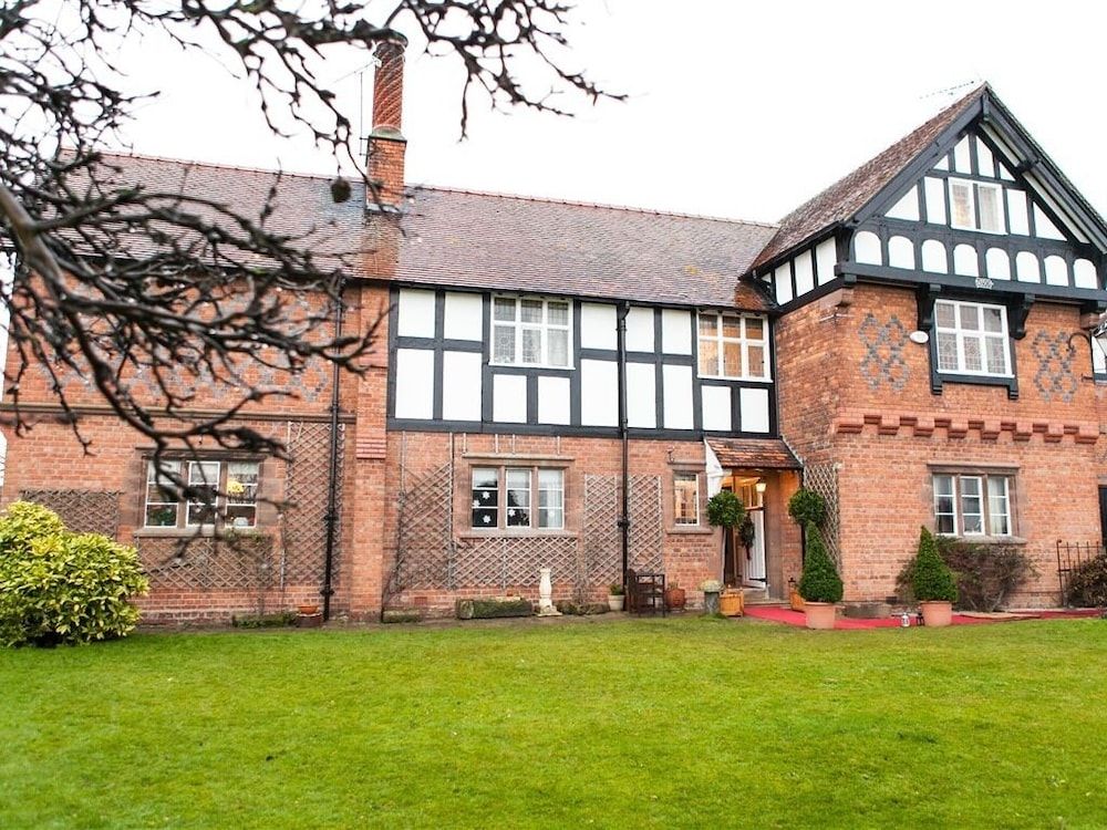 Dodleston Manor