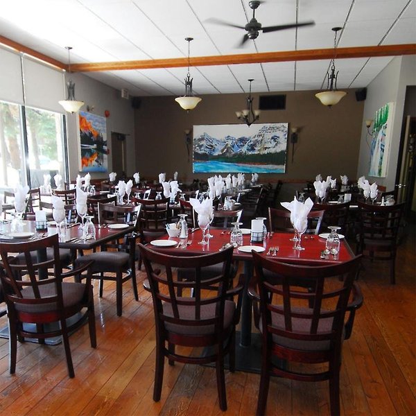 Tonquin Inn