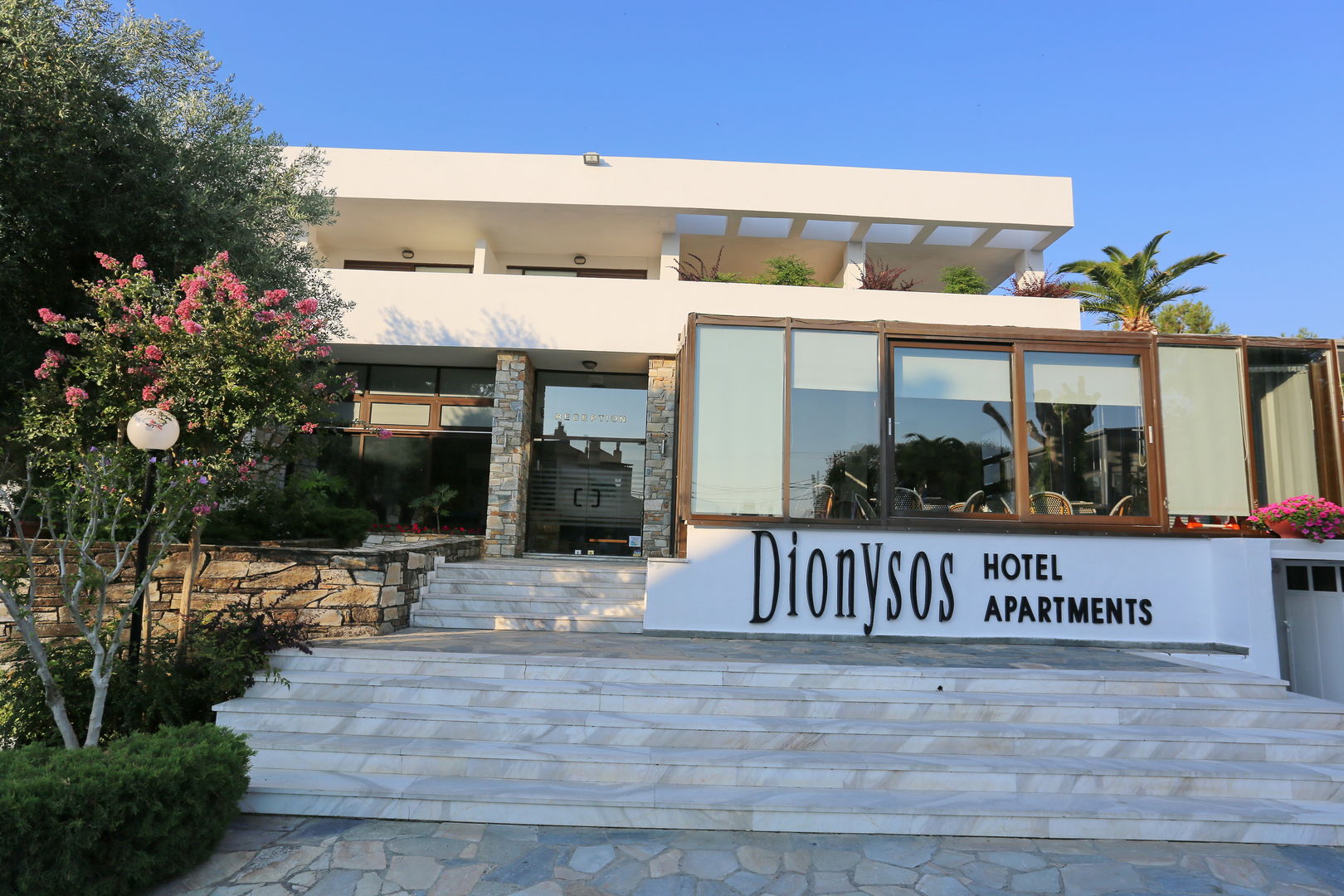 Dionysos Hotel & Suites