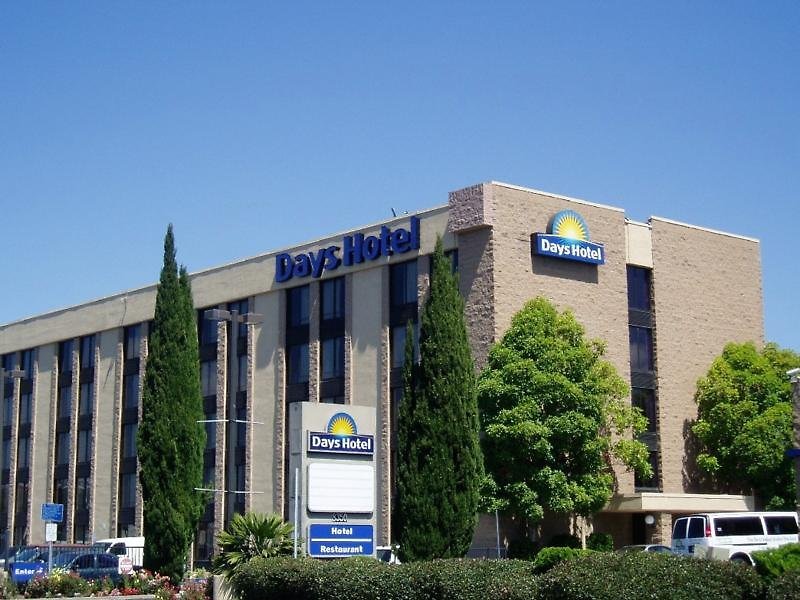 Days Hotel by Wyndham Oakland Airport-Coliseum
