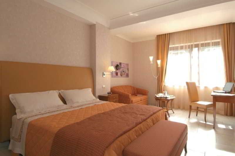 Andris Hotel