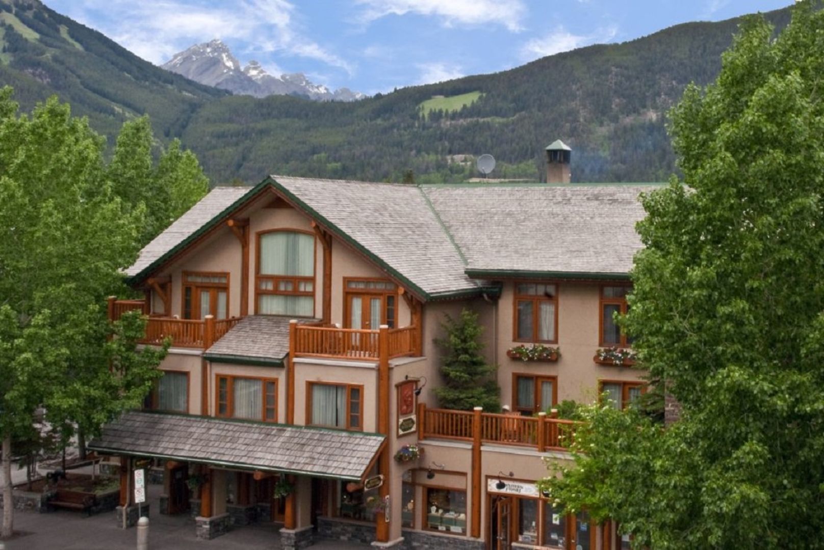 Brewster Mountain Lodge