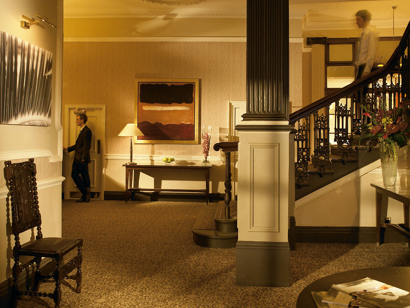 Macdonald New Blossoms Hotel
