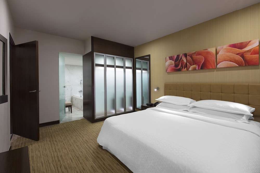 Four Points by Sheraton Hotel & Serviced Apartments, Pune