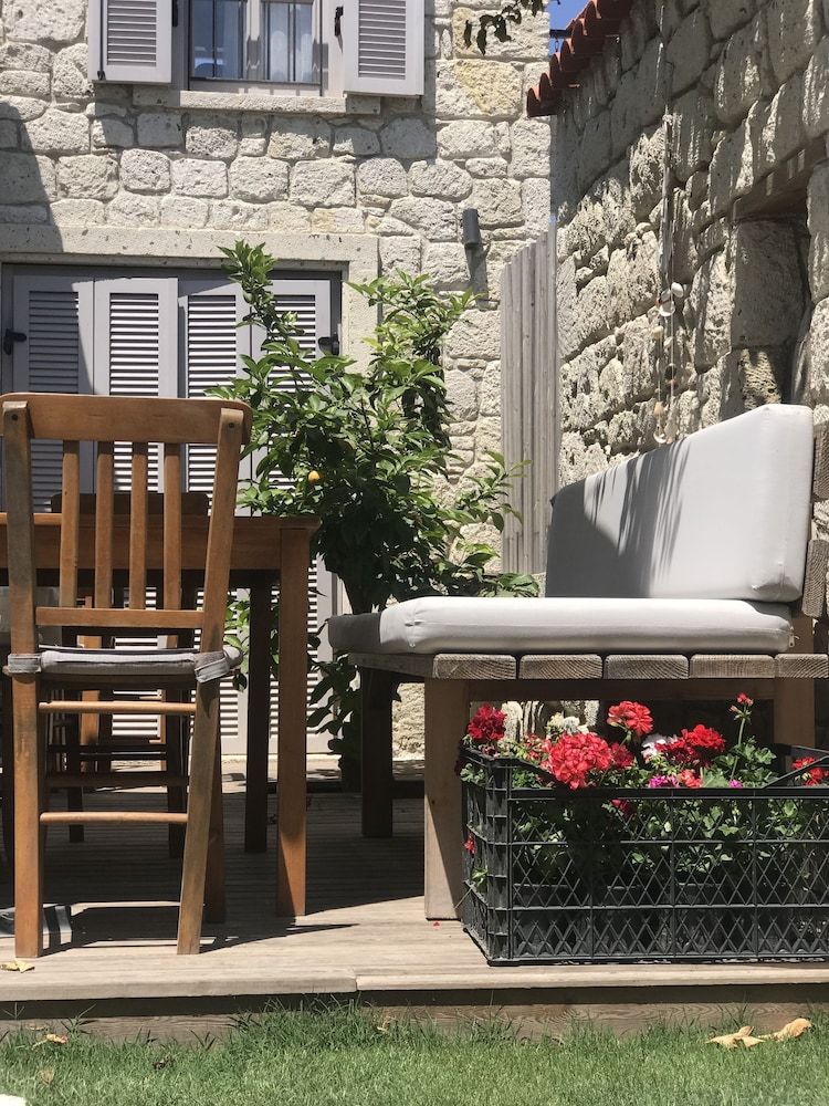 Cona Butik Otel