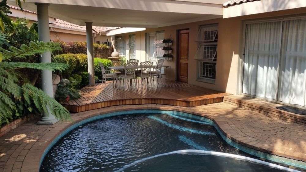 Royal Ridge Guest House and Apartments
