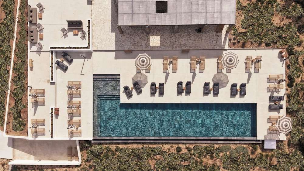 Ovea Paros