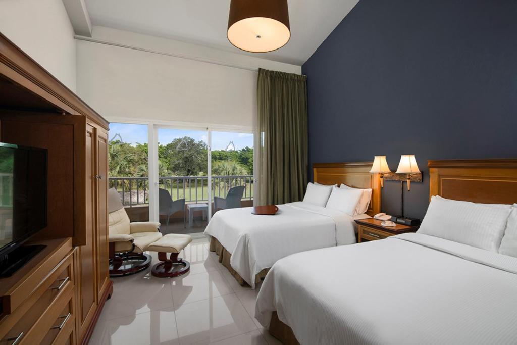 Hodelpa Garden Suites Golf & Convention Center