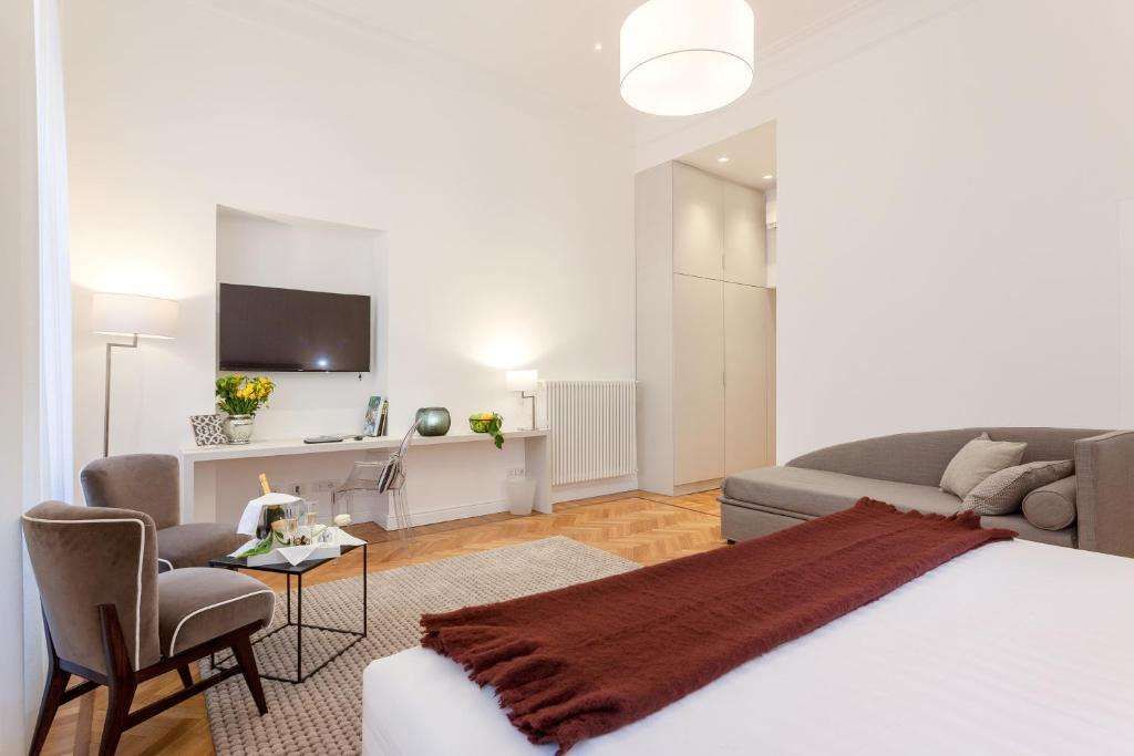 504 Corso Suites