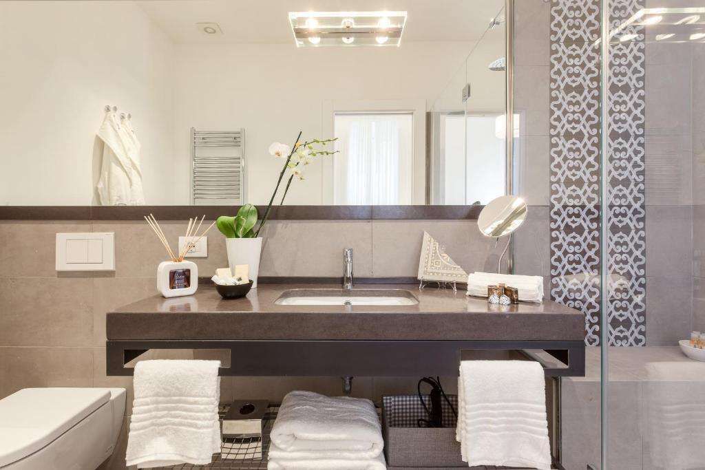 504 Corso Suites