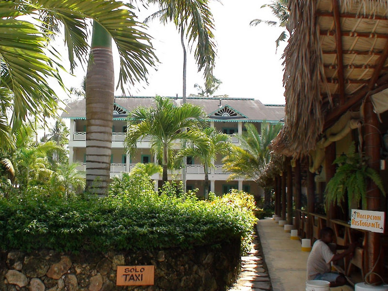 La Dolce Vita Beachfront Hotel