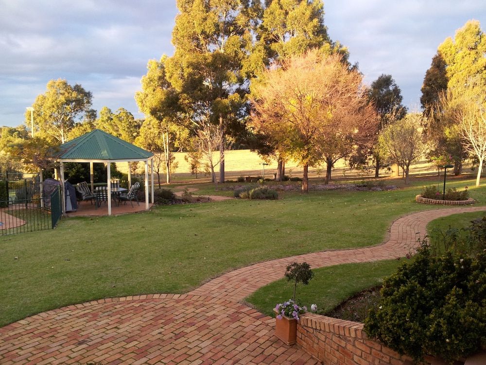 Pericoe Retreat