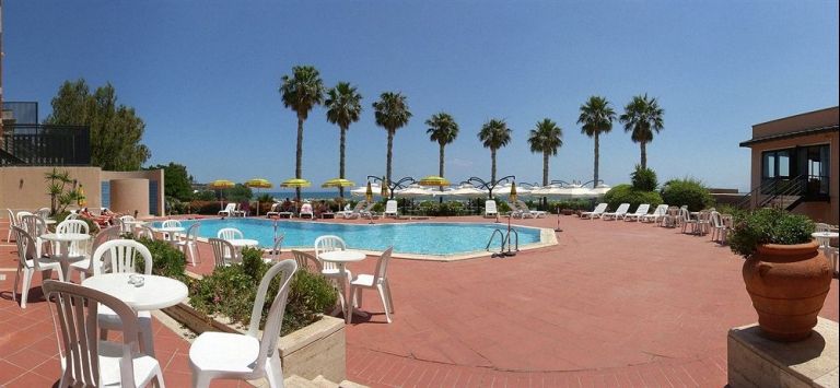 Palm Beach Club