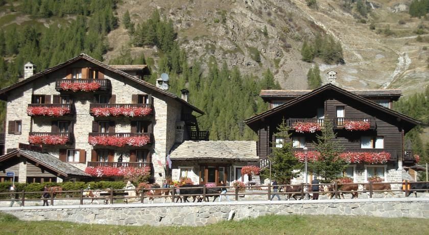 Petit Hotel