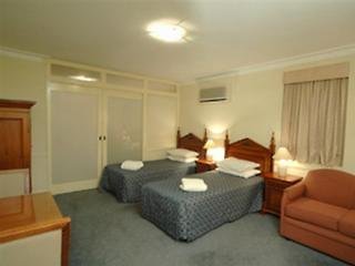 Twin Towers Inn
