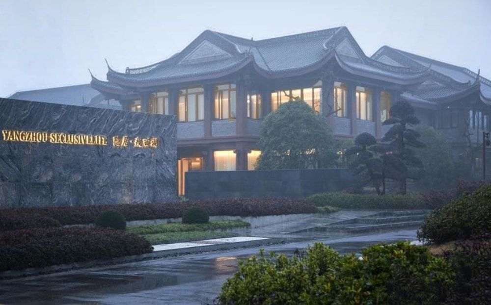 Seclusive Life Hot Spring Resort