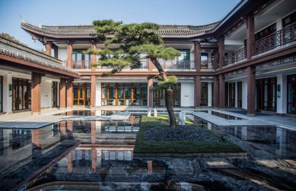 Seclusive Life Hot Spring Resort