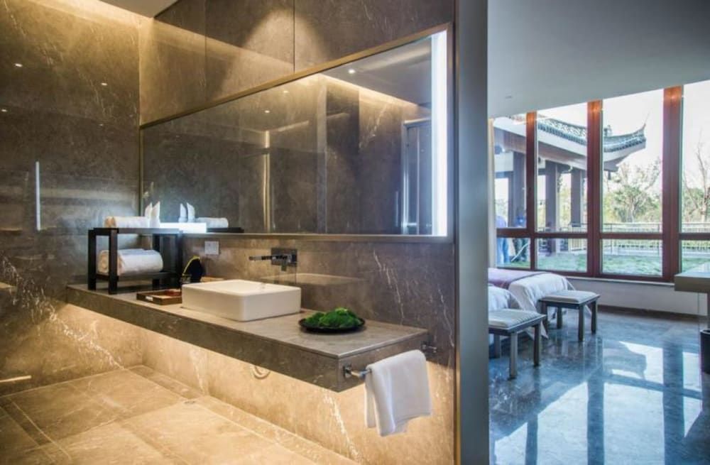 Seclusive Life Hot Spring Resort