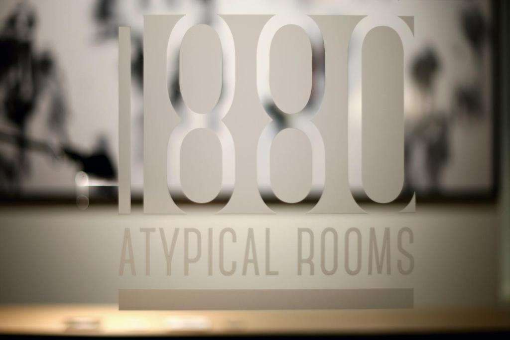 1880 Atypical Rooms