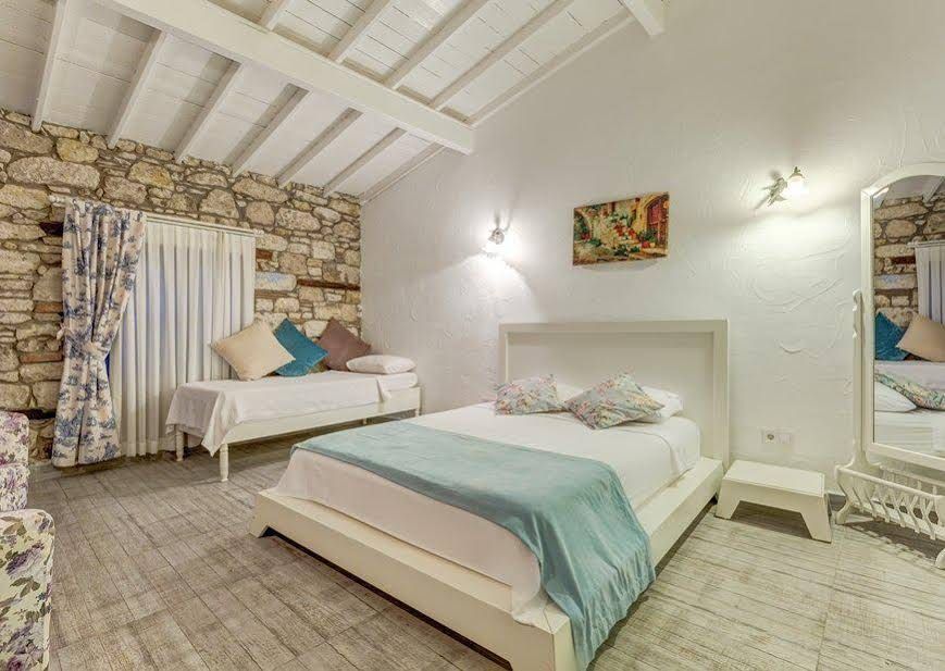 Alacati Eski Ev Hotel