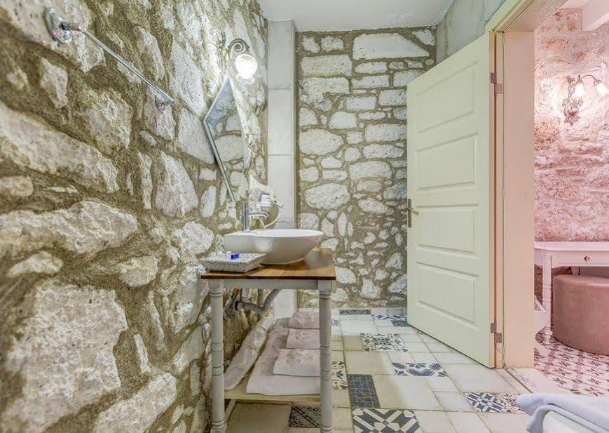 Alacati Eski Ev Hotel