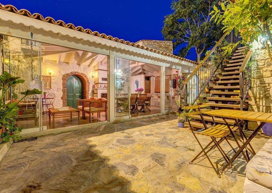 Alacati Eski Ev Hotel