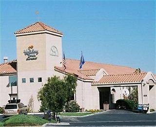 Holiday Inn Express & Suites Barstow