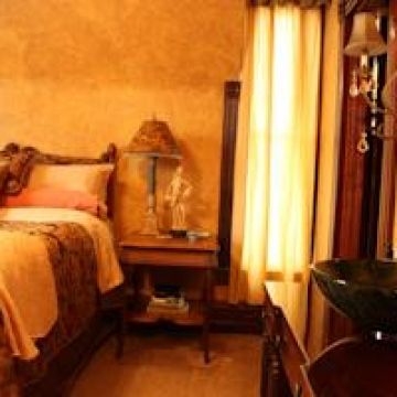 Hartzell House Bed & Breakfast