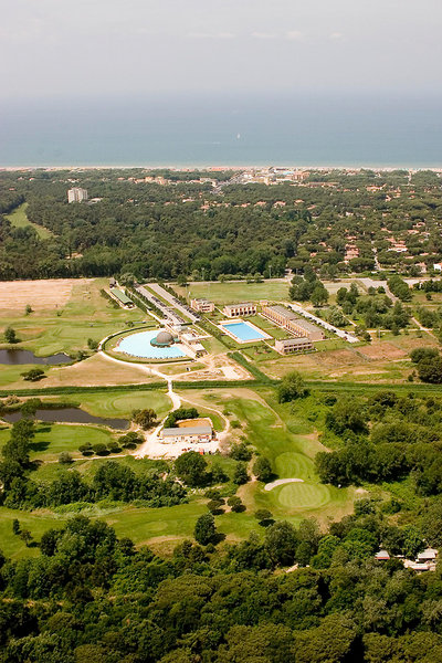 Cosmopolitan Golf Resort