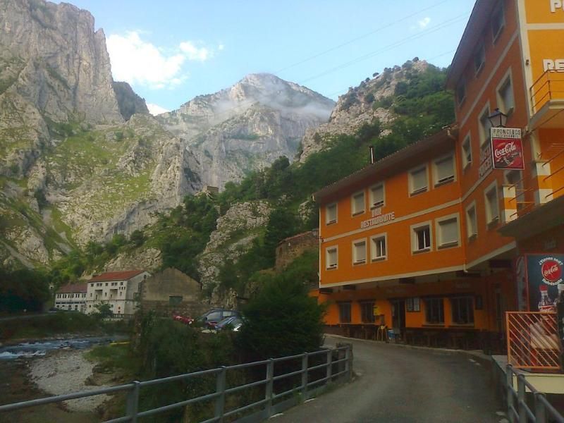 Hostal Poncebos