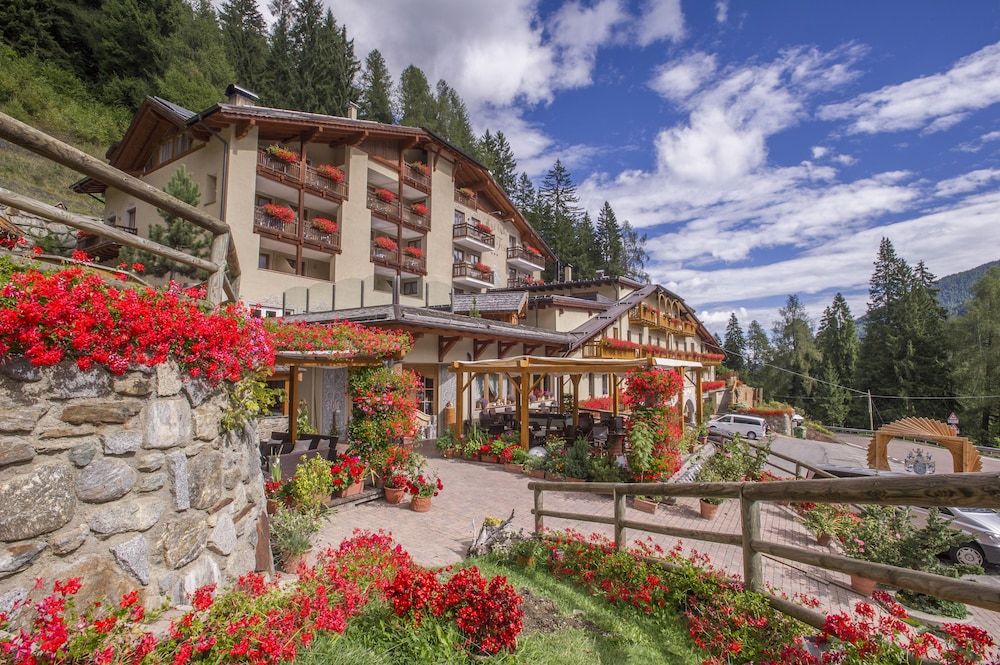 Chalet al Foss Alp Resort
