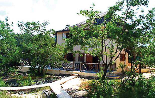 Ocean Cliff Hotel