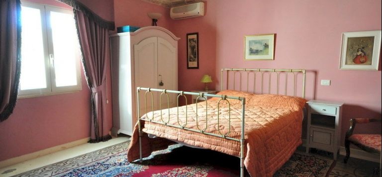 Felline In Bed & Breakfast