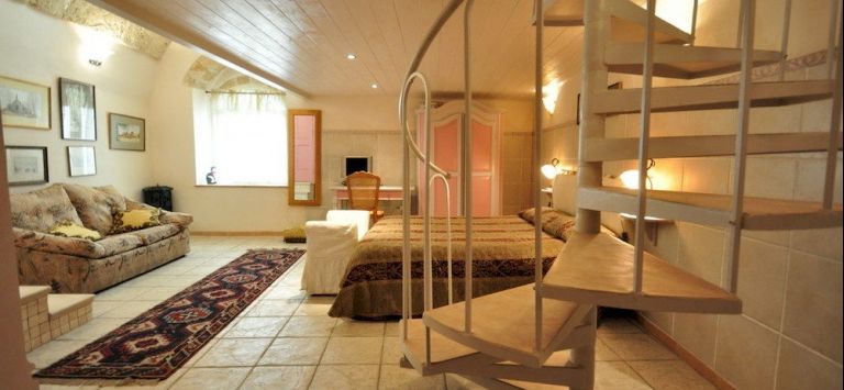 Felline In Bed & Breakfast