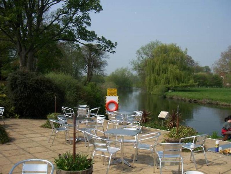 Rose & Crown