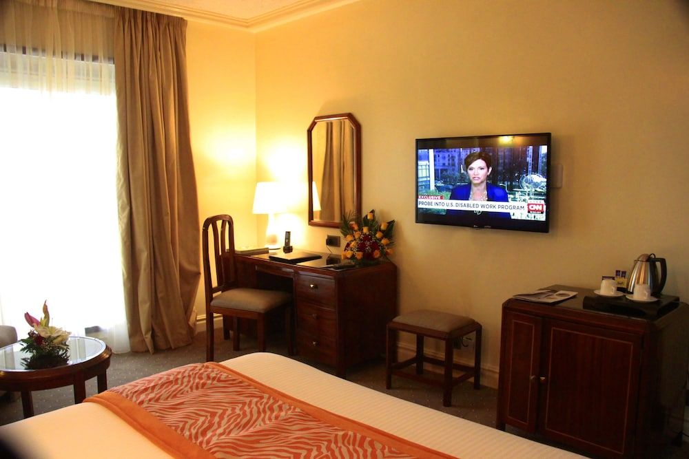 Ledger Plaza Hotel