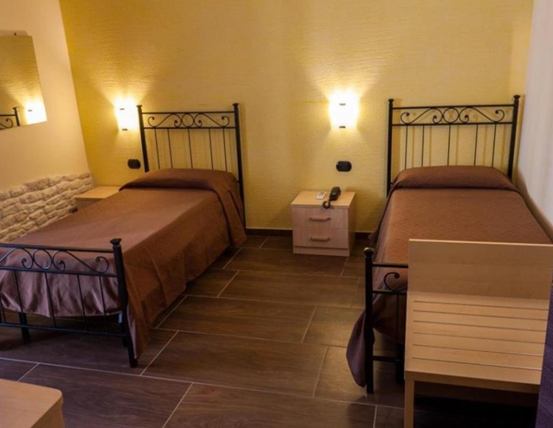 Mimi Hotel & Camping