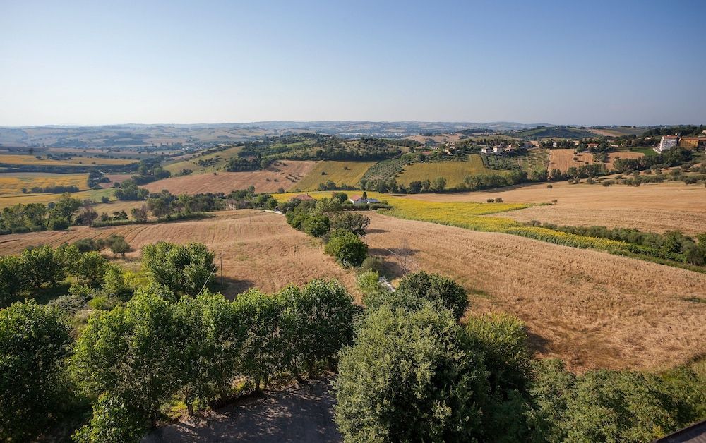 La Cantinella