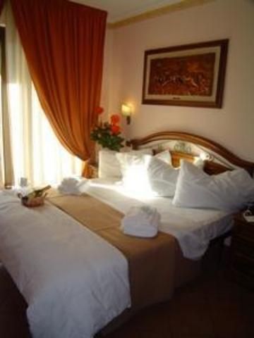 Euro House Inn Airport