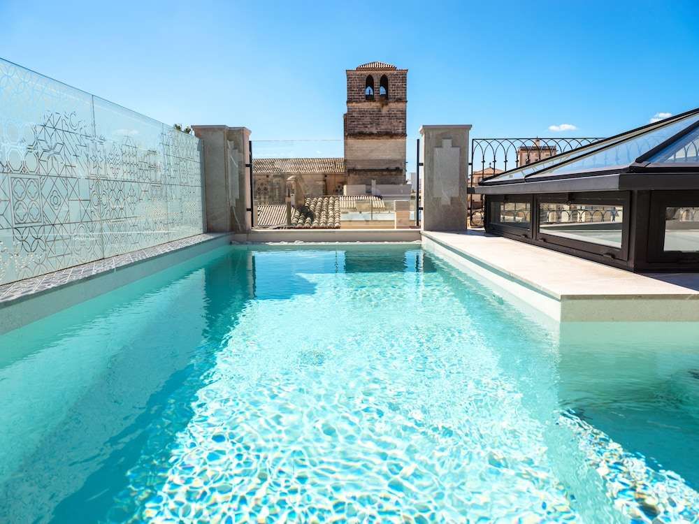 Hotel Gloria De Sant Jaume